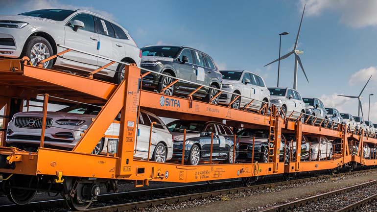 Η Volvo αντικαθιστά τα φορτηγά με τρένα στο δίκτυο των μεταφορών της